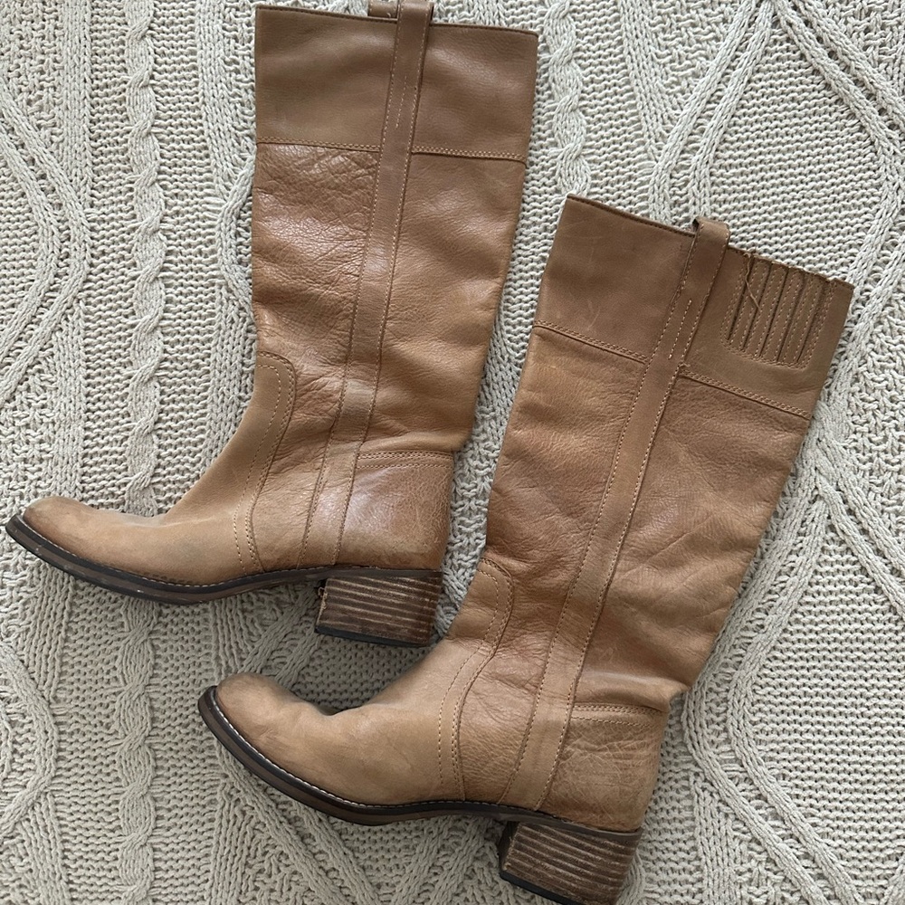 Ladies Lucky Brand Leather Boots Size 7